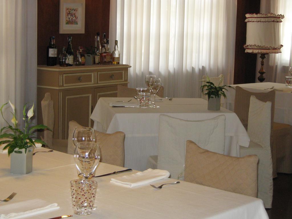 B&B Ristorante Del Monte 콜레레토 지아코사 외부 사진